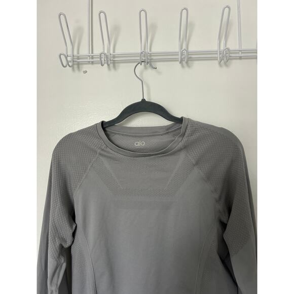 Alo Yoga Long Sleeve Top - Picture 2 of 5